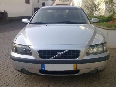 Volvo S60 D5 em excelente estado