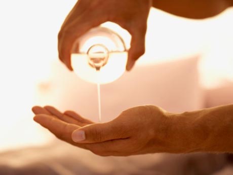 FAÇO VARIOS TIPOS DE MASSAGENS SO A SENHORAS 913840082