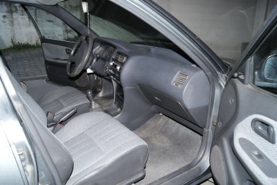 Toyota Corolla 1.3, Verde escuro de 1993 1500€ negociável