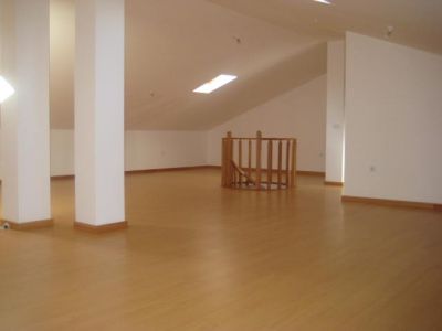 Excelente apartamento T3 Duplexcom 145m2 e Duplex com 90m2 e garagem individual. Mª Grande