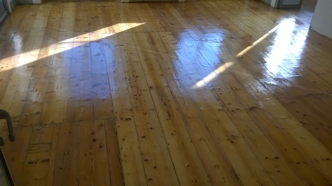 N.R.Marques afagamento e envernizamento de soalhos