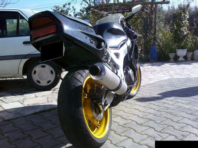 Vendo Honda CBR-900 RR com ( LEVOU UM MOTOR NOVO ) 100%