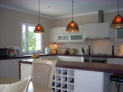 Moradia moderna com 10.600m2 de terreno na zona de Alcobaça