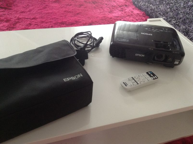 Projector de video como novo HD Ready 720p (2014)