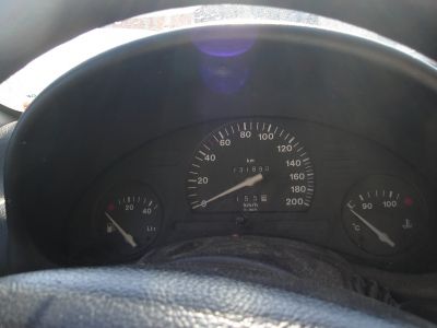 Vendo Opel Corsa B ECO 1000cc 12v, gasolina,5 lugares