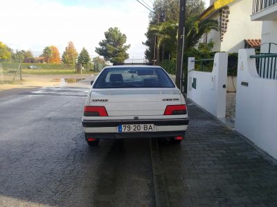 VENDO PEUGEOT 405 GR  POR  €  2000