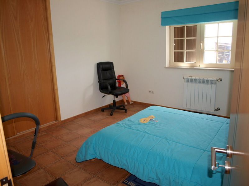 Moradia entre a Cidade  a Lagoa de Óbidos e a Praia