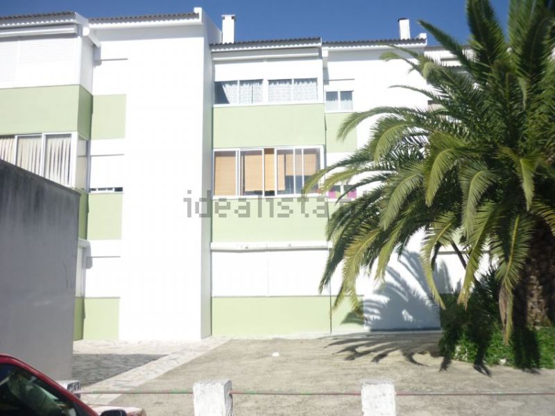 Apartamento com dois quartos em S.João do Estoril