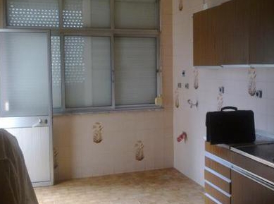 Apartamento T2 com 3 Assoalhadas