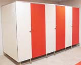 copos, pratos, talheres e palhinhas