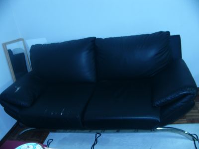 Vende-se Sofá Preto (3 lugares)