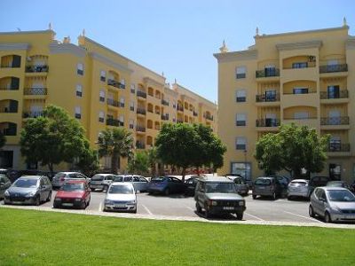 Alugo lojas em Faro c/ opção de compra 