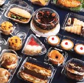 caixas de bolos e comida