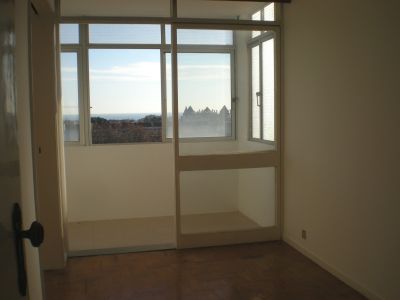 Apartamento de 4 Assoalhadas, com 100m2 na Parede
