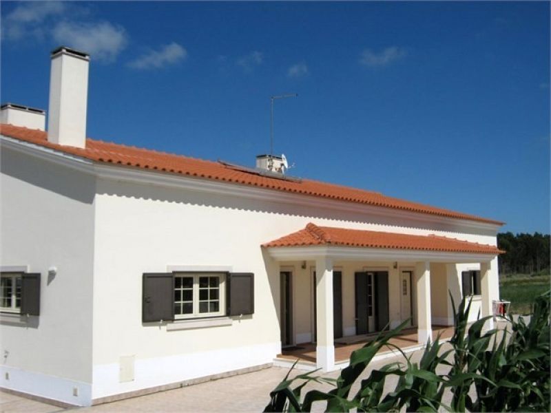 Moradia entre a Cidade  a Lagoa de Óbidos e a Praia