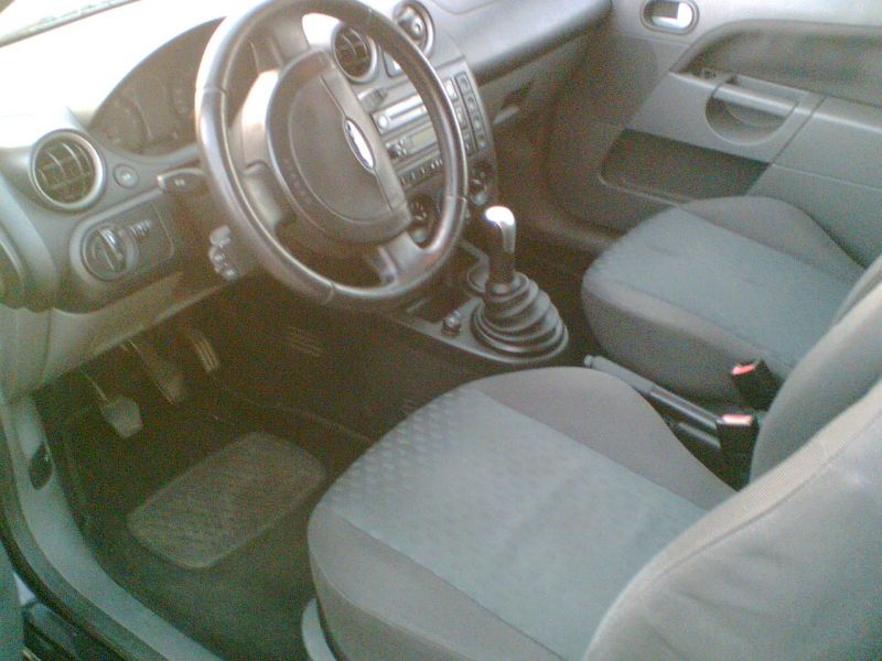 Ford Fiesta 1.25 75cv. GPL - 04
