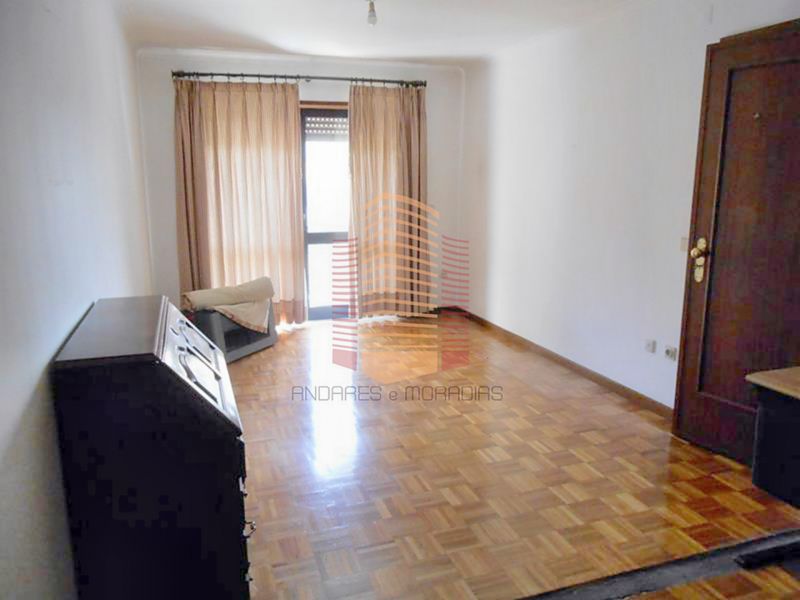 [2633RT] T1+1 com 2 lugares garagem junto Metro