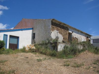 TERRENO COM RUINA/ BENSAFRIM/ REF:1347