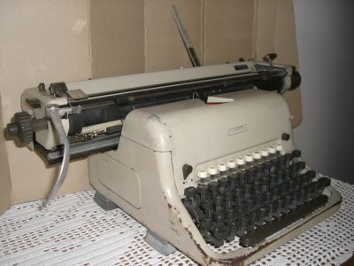 Máquina de Escrever MESSA