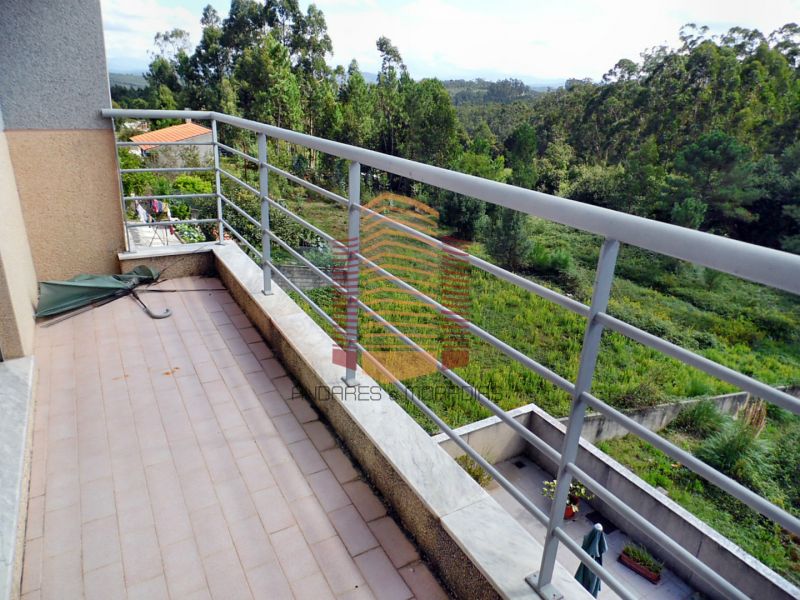 [1221F] T2 + parqueamento interior – Retoma de banco