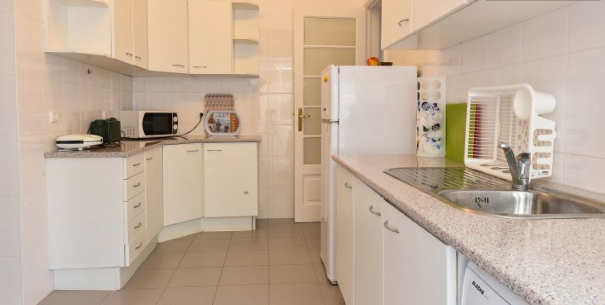 Quarto com WC privado na Alameda / IST com despesas incluidas