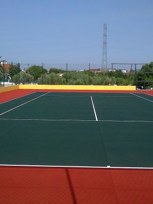 PISCINAS - TÉNIS - PADEL - RELVA SINTÉTICA