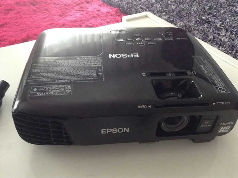 Projector epson th-w490 (ano 2014) hd ready 720 p/Poucas Horas de utilização (150 Horas)