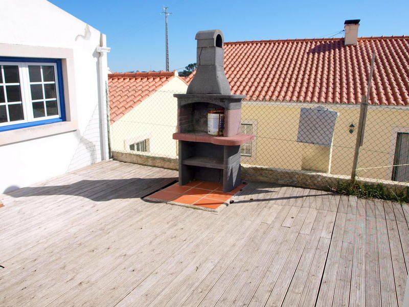 Costa de Prata, moradia T3 + sótão em bom estado de conservação, entre a cidade e o mar.  Com aqu