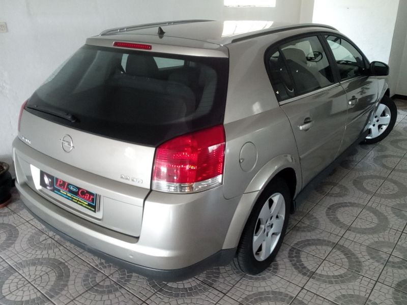 Opel Signum 2.2 DTI 125 CV