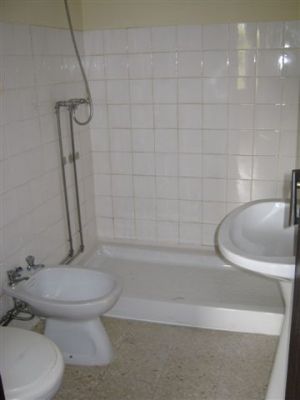 Meia moradia em bom local