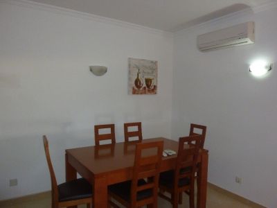 Arrenda Apartamento T1 ao Ano em Condominio Fechado