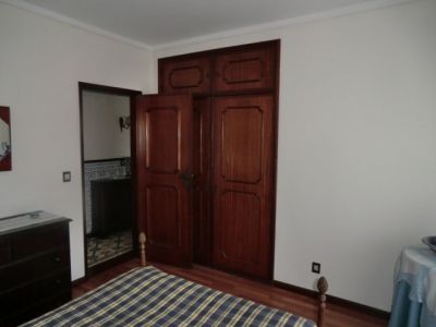 Vende-se moradia T3+2 com garagem