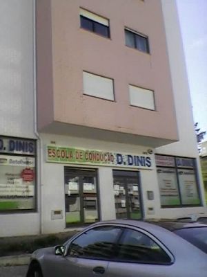 Aluga-se quarto a rapariga no centro de Leiria