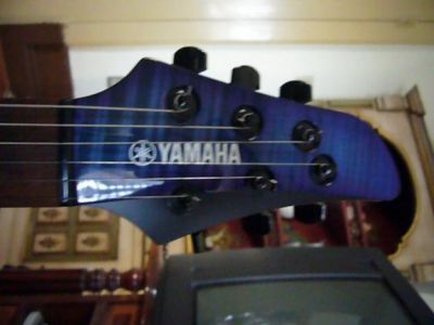 Guitarra Yamaha em óptimo estado, com estojo (preço negociável)
