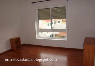 Aluga-se apartamento T4 com excelentes áreas a 2 minutos do McDonalds , escola das Laranjeiras 