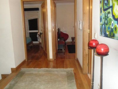 Vende-se Excelente Moradia T4 com 3 frentes, Como nova