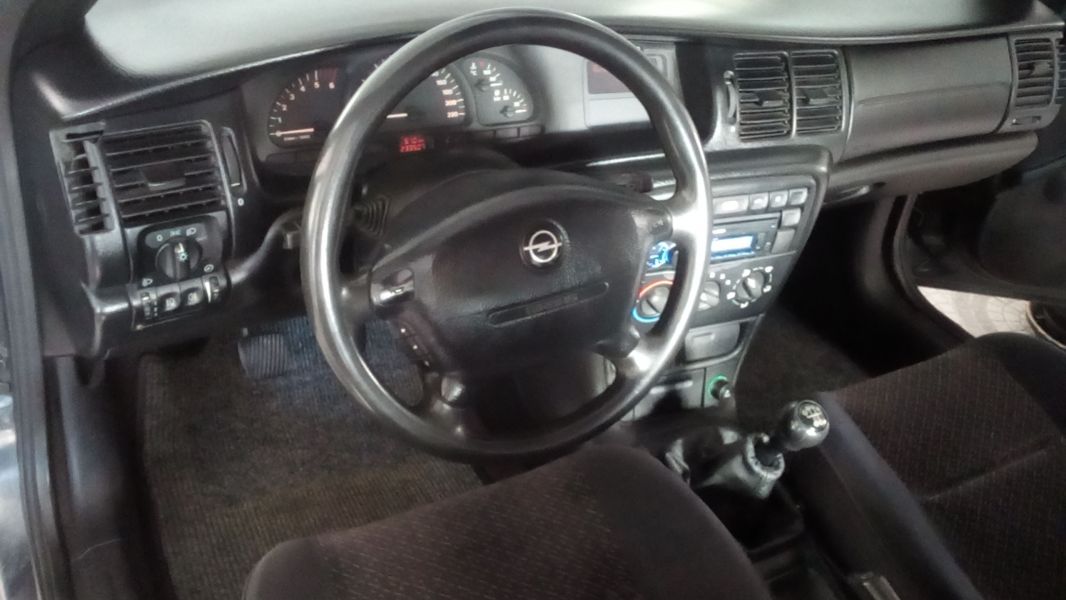 Opel Vectra B CD 1.7 TD 82 CV