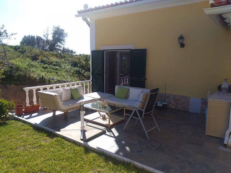 Moradia V3 com excelentes areas, vista fantástica, perto de Salir de Matos