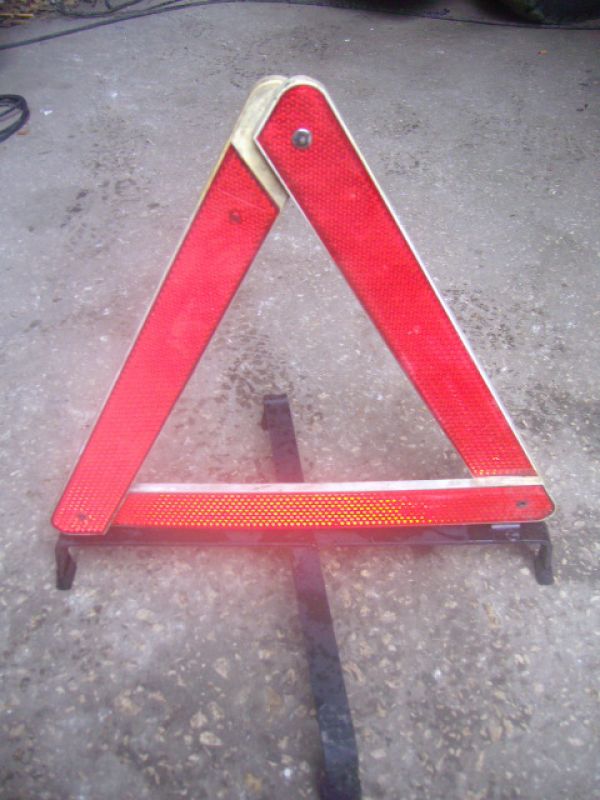 Triangulo para avtomovel 