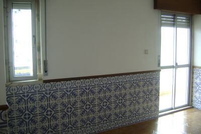 Excelente T3 pronto a habitar em prédio impecável com 2 elevadores 