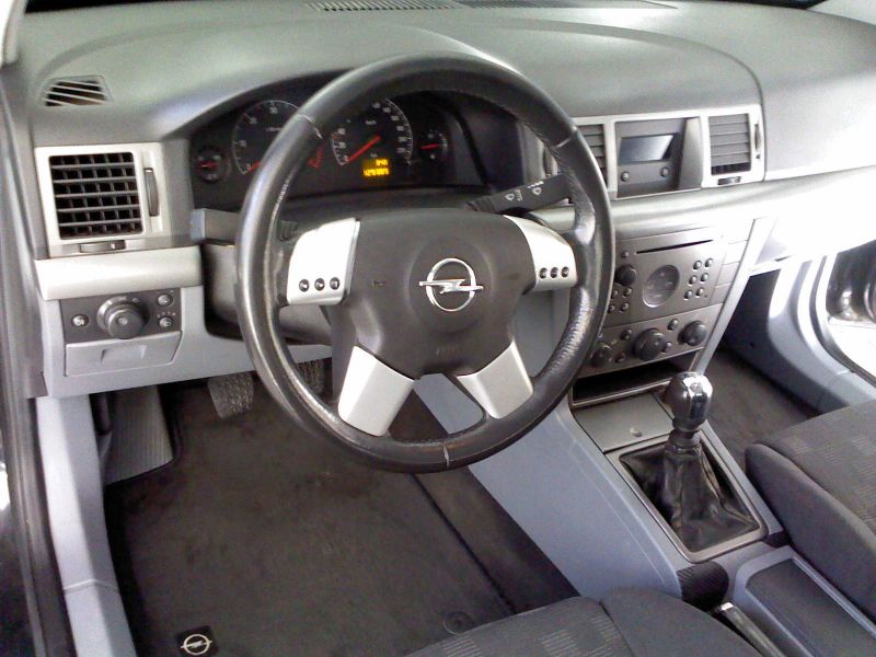 Opel Vectra C Confort 2.0 DTI 100 CV