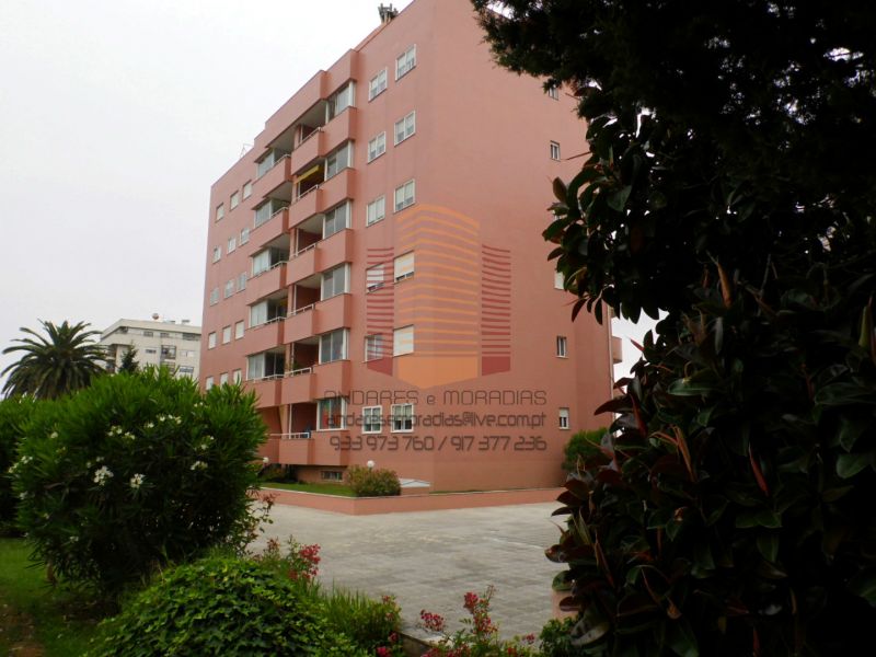 [1245F] T3 c/ piscina ao parque da lavandeira.