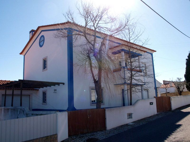 Costa de Prata, moradia T3 + sótão em bom estado de conservação, entre a cidade e o mar.  Com aqu