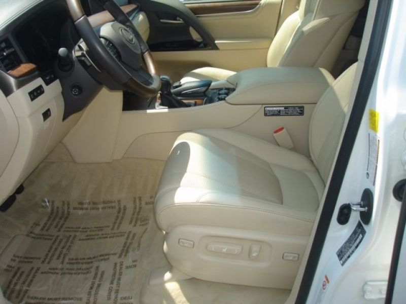 LEXUS LX 570 SUV Gulf Specs 2016 (White)  FOR SALE