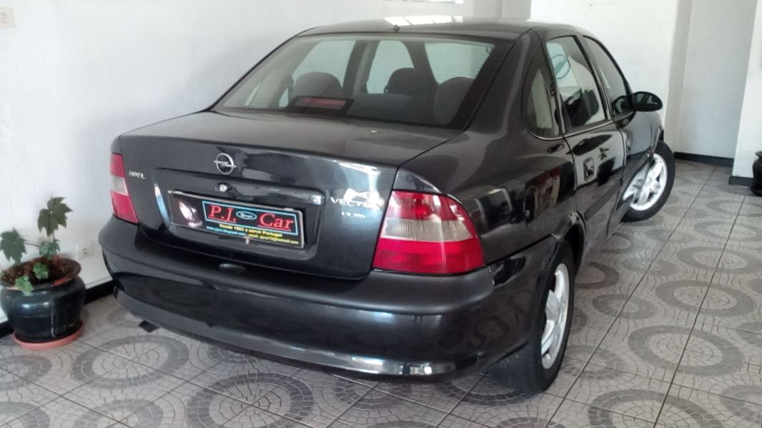 Opel Vectra B CD 1.7 TD 82 CV