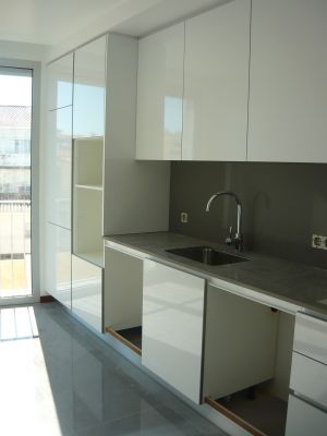 Apartamentos com vista mar no Sitio da Nazaré fase de acabamento