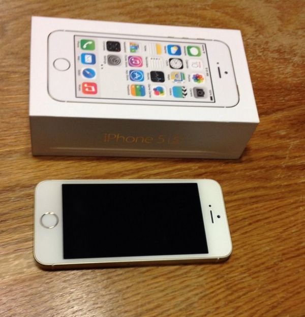 FOR SALE:Gold  Apple iPhone 5S 64Gb
