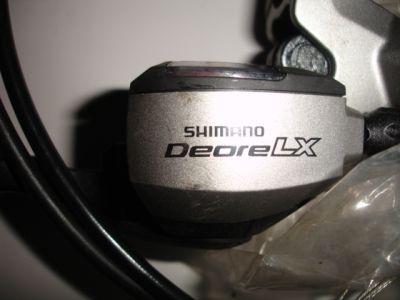 Travões hidráulicos com manipulos (dual-lever)