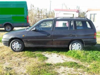 OPEL ASTRA 1.4 i   € 800,