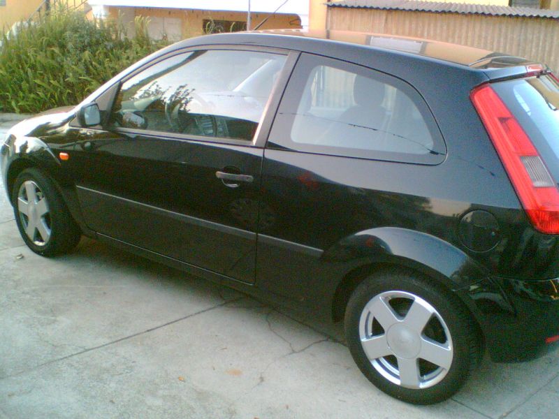 Ford Fiesta 1.25 75cv. GPL - 04